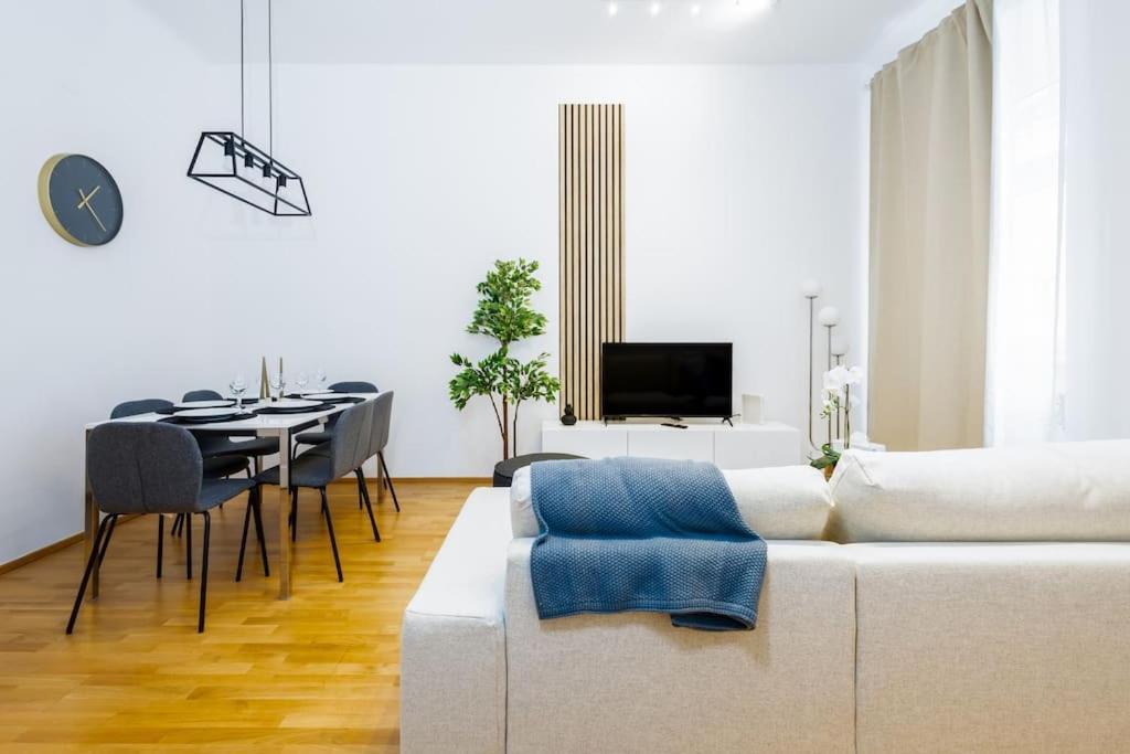 וינה Orestaliving - Spacious 2Br On The Danube Canal מראה חיצוני תמונה