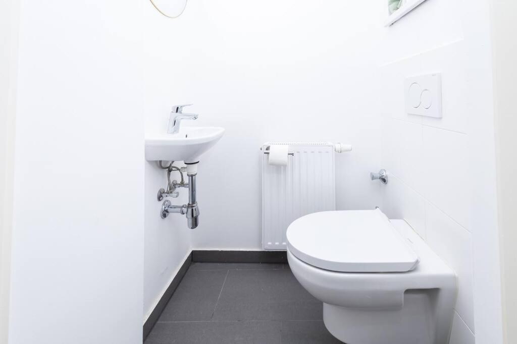וינה Orestaliving - Spacious 2Br On The Danube Canal מראה חיצוני תמונה